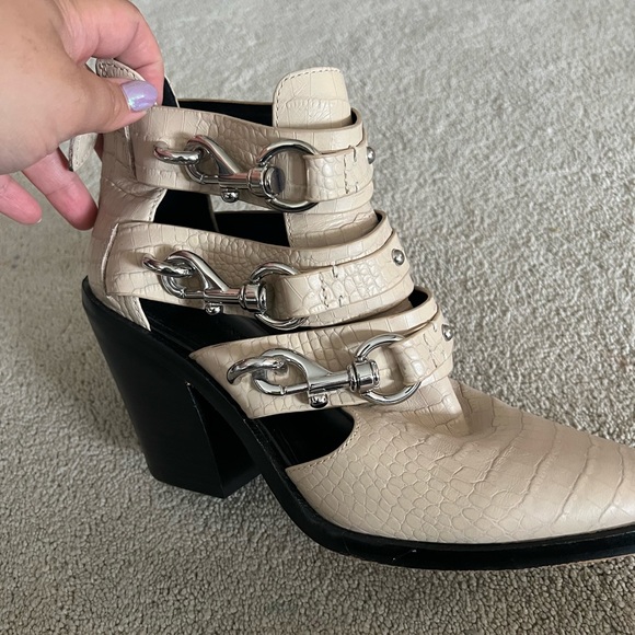 Rebecca Minkoff Women’s Seavie Buckle Strap Clay Leather Ankle Bootie size 9 EUC - Picture 8 of 11